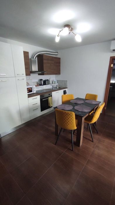 Дава се под наем Двустаен апартамент в София, Център - 70 кв.м за 747.66 € - Снимка #1