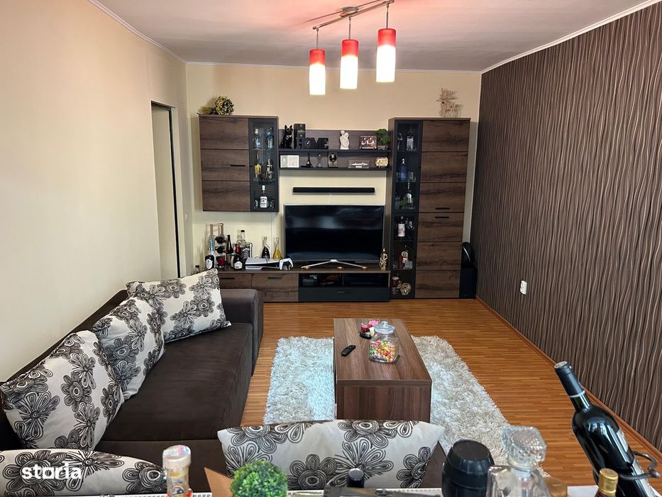 De Vanzare Apartament cu 3 camere zona Vidin