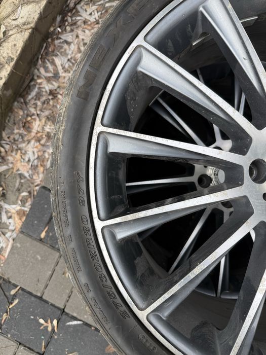 Диск с покрышкой 245/40/20