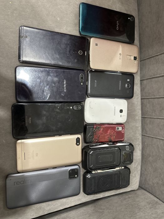 Продам телефон на запчасти