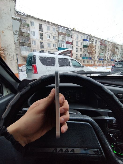 Продам айфон 13 128 Гб