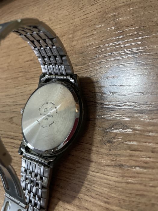 Часы на запчасти