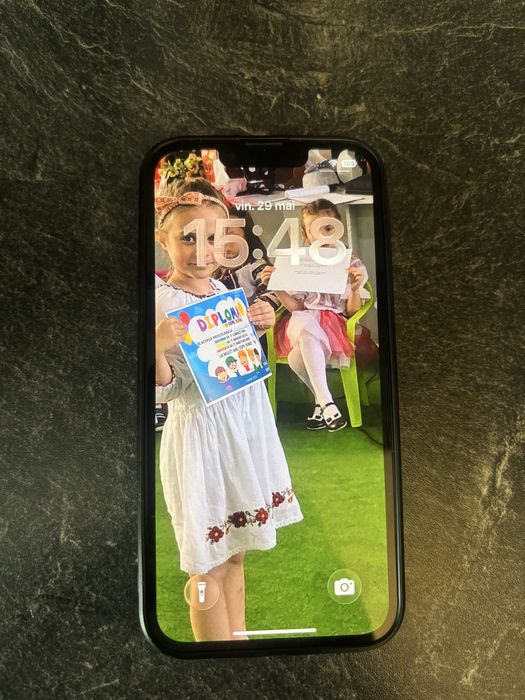 Iphone 13 fara defecte