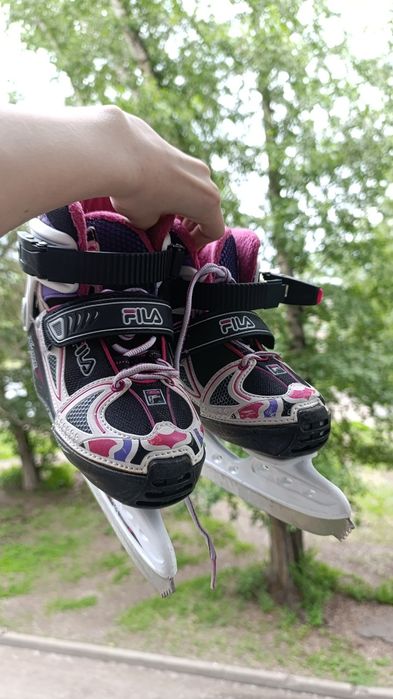 Продам детские коньки