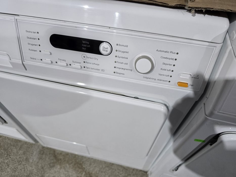 Кондензационна сушилня Миеле/Miele пчелна пита T8823C