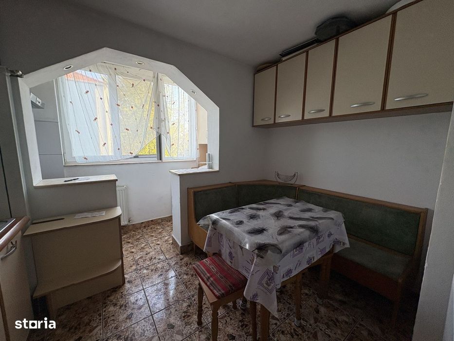 Apartament trei camere ,str Lapusului ,Iosia