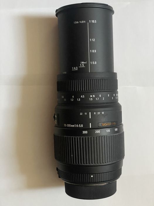 Nikon D3200 + 18-55 VR + Sigma 70-300 + 3 baterii + accesorii