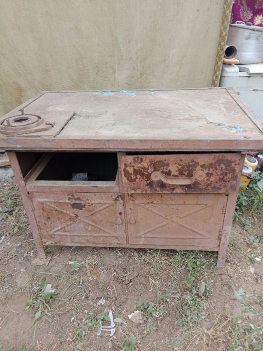 Продам железный столы