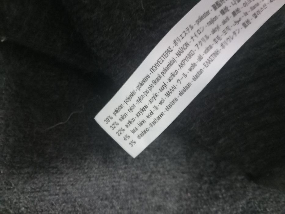 Pulover lung asimetric cu lână mărimea S negru pufos Zara