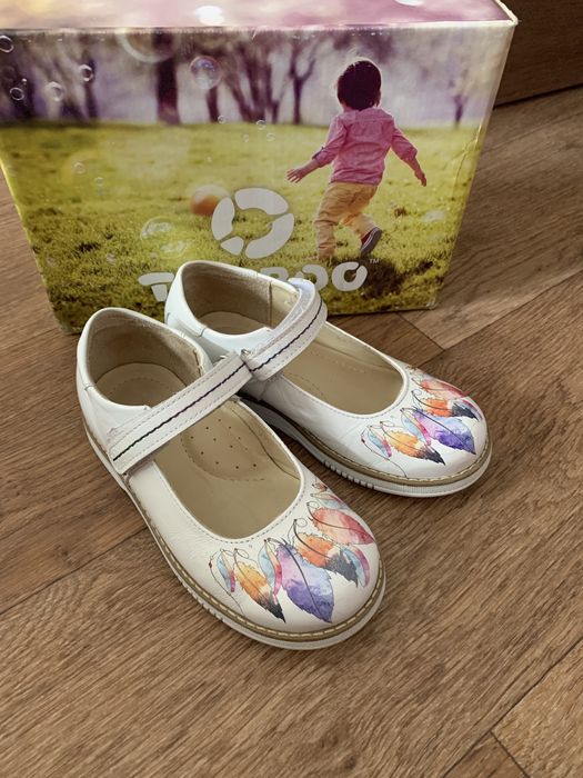 Продам платье на 5 лет