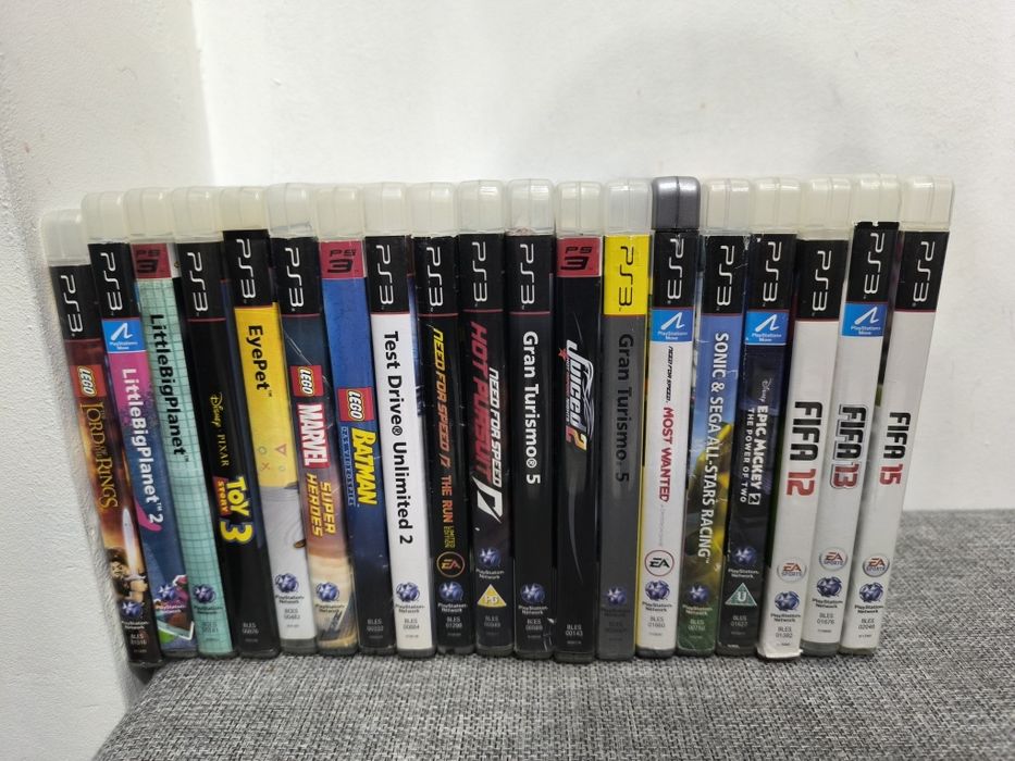 PlayStation 3 с 2 контролера +19игри