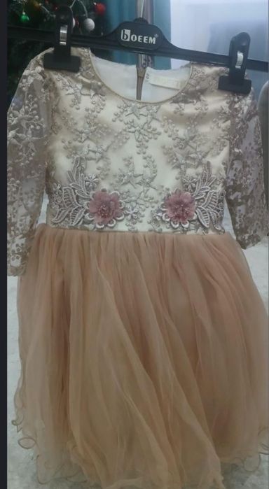 Нарядные платья для девочек по 5000, торг