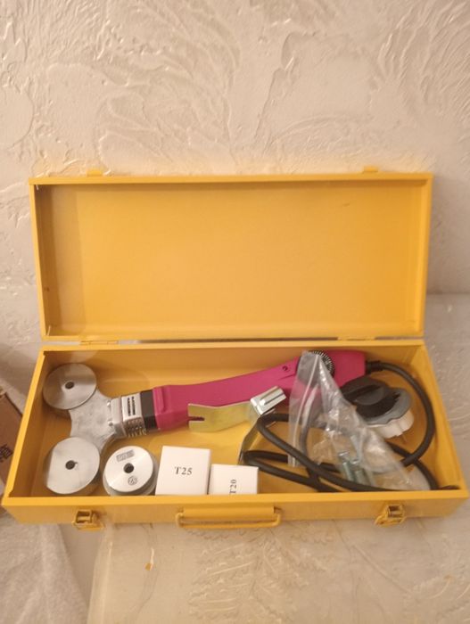 Паяльник для пластиковых труб утюг