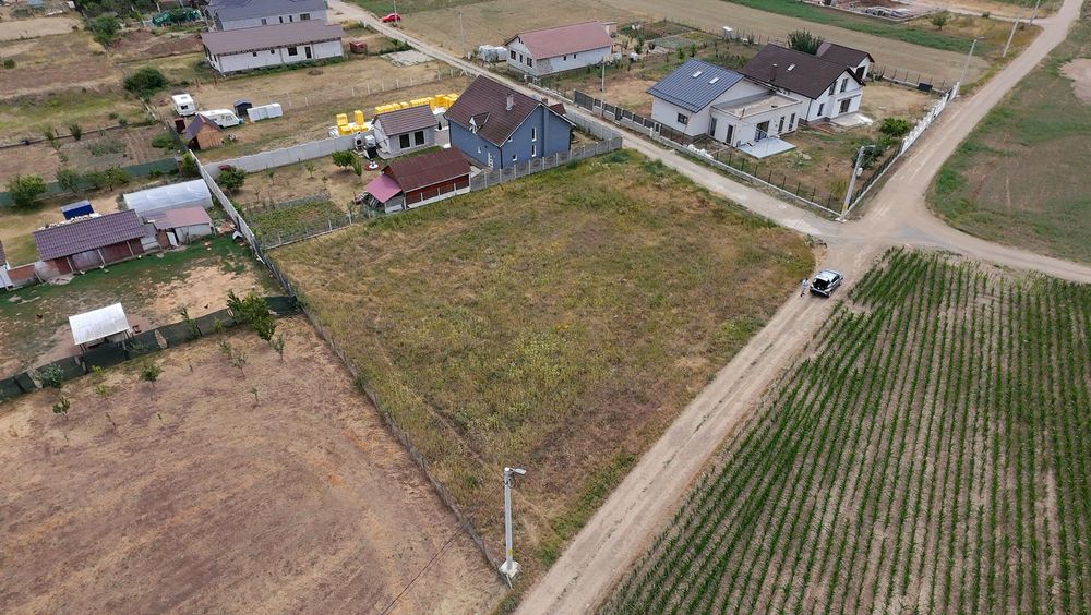 Parcela 620 mp intravilan, deschidere la 2 strazi, investitie-constructie, toate utilitatile