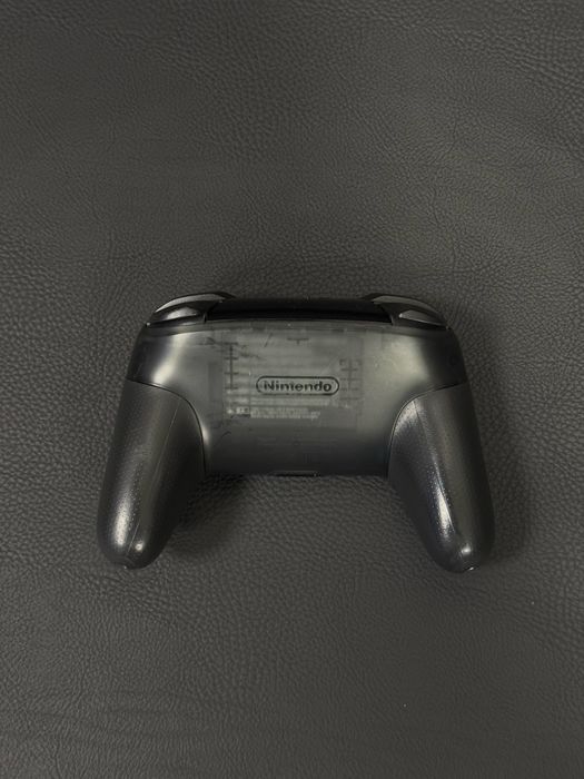 Продавам Nintendo Switch PRO controller