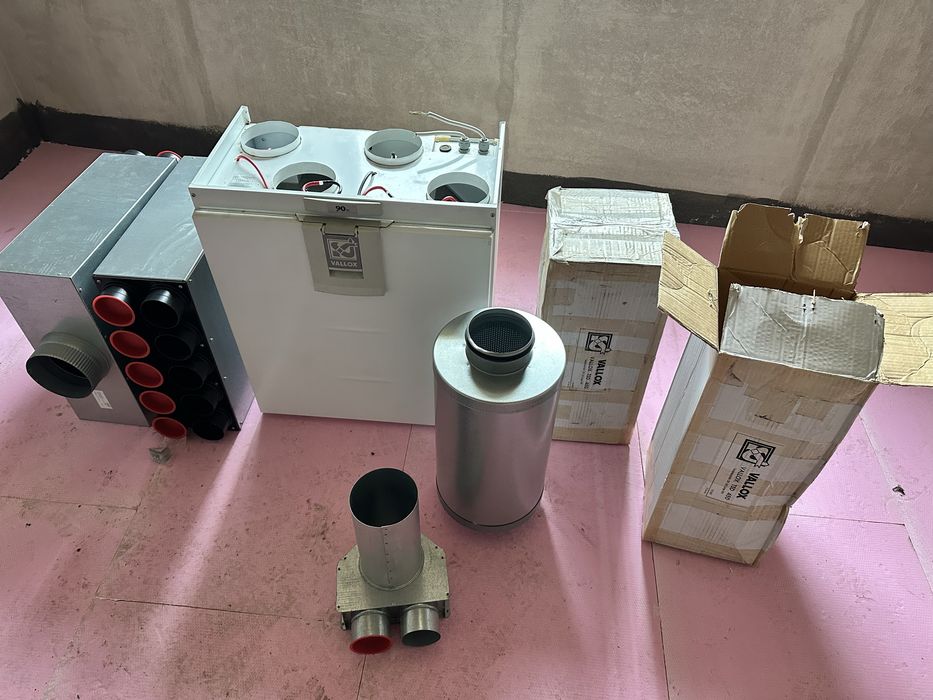 Sistem de ventilatie cu recuperator de caldura Vallox