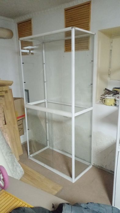 Продам витрины торговые.