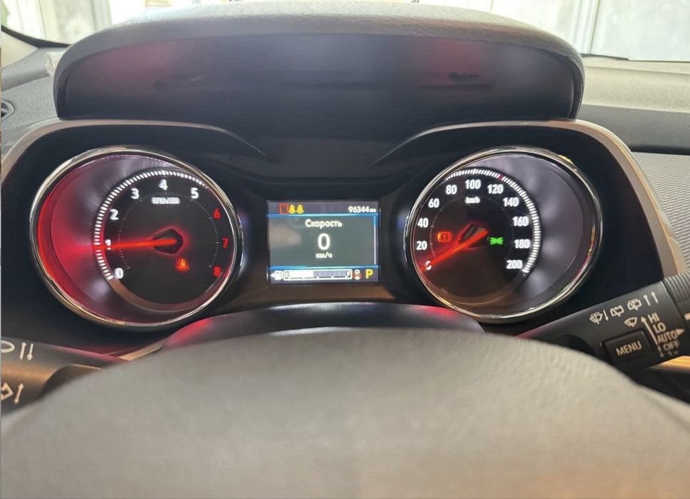 Tracker 2 premier, 2023, 96.000km