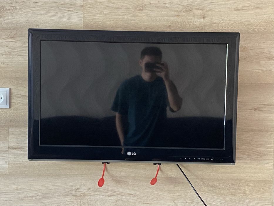 Продаётся телевизор LG