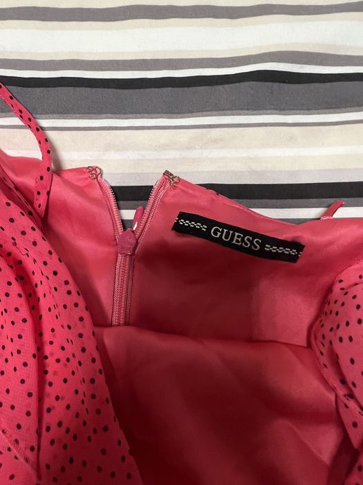 Дамски топ Guess