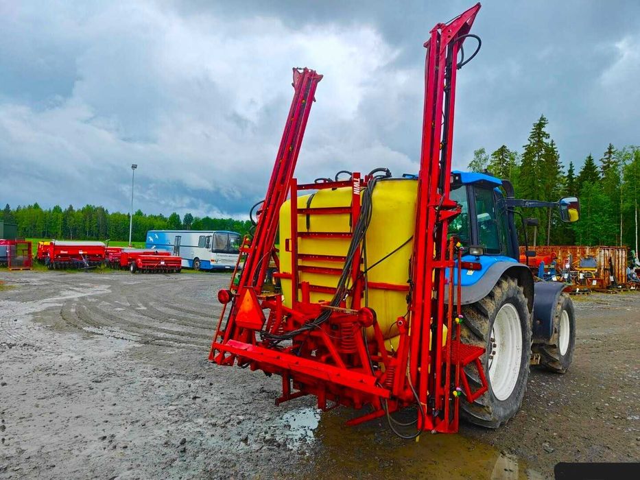 Met Instalatie Erbicidat Hardi Master Plus 1200 L an 2017 Kuhn Rau