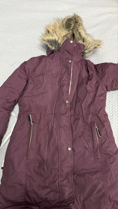 Продам очень теплую зимнюю куртку на девочку 158р HUPPA