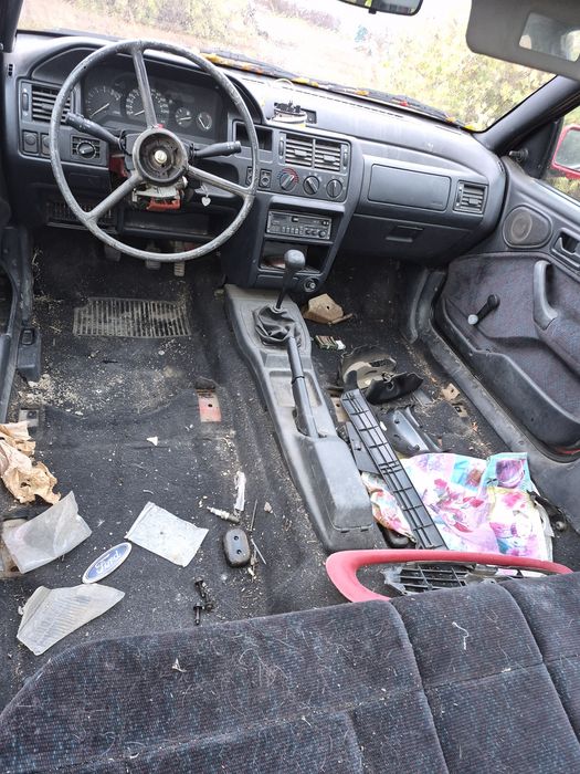 Продам на запчасти салон Ford Escort