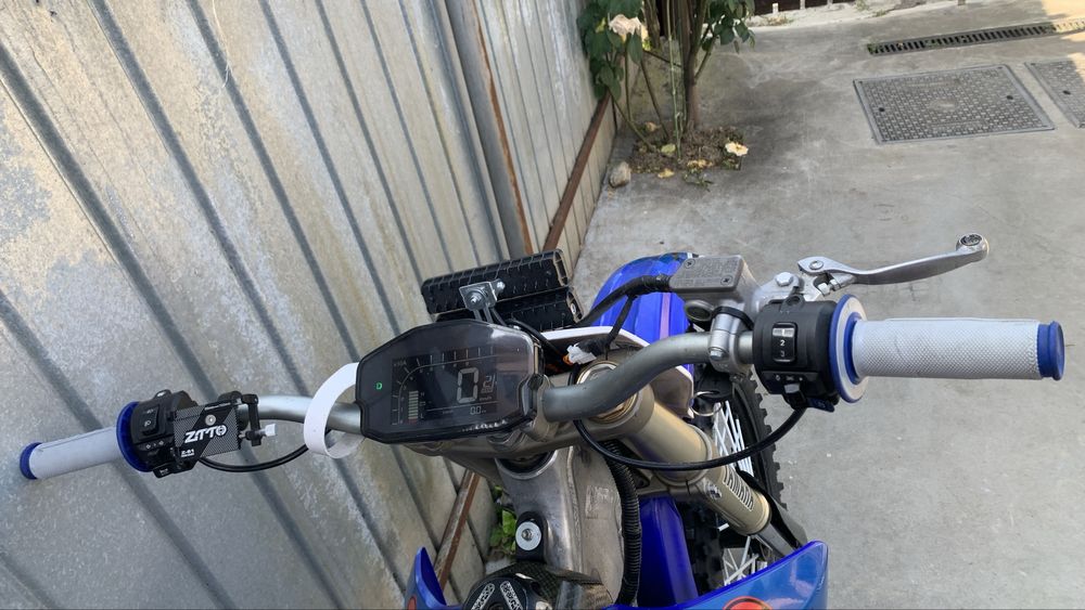 Motocicleta electrica Yamaha 450 alternativa surron ultra bee light