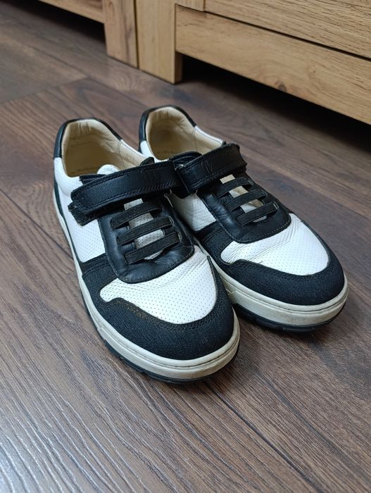 Продам детскую обувь