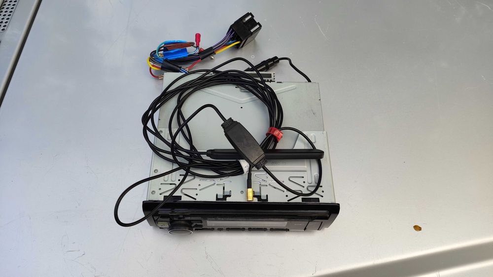 Авто СД Радио Kenwood KDC BT-700 DAB сд плеър