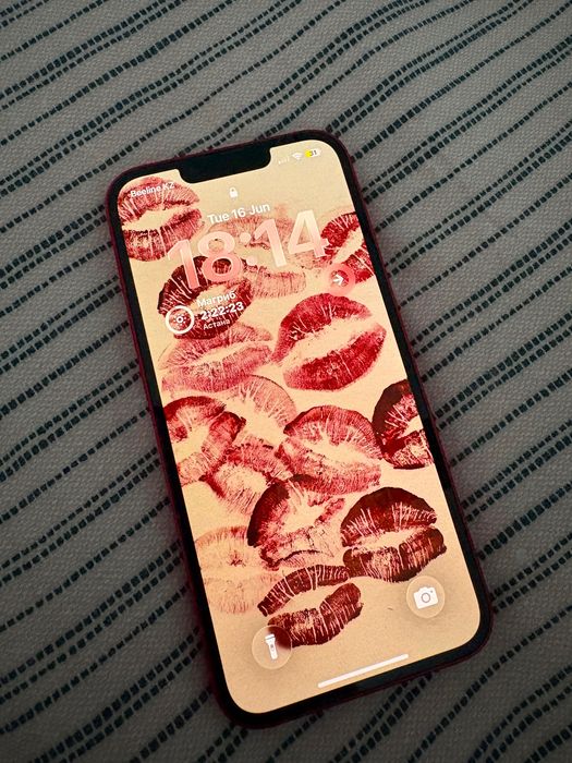 iPhone 13 телефон