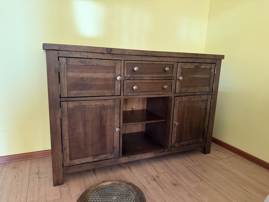 Комод от Ashley