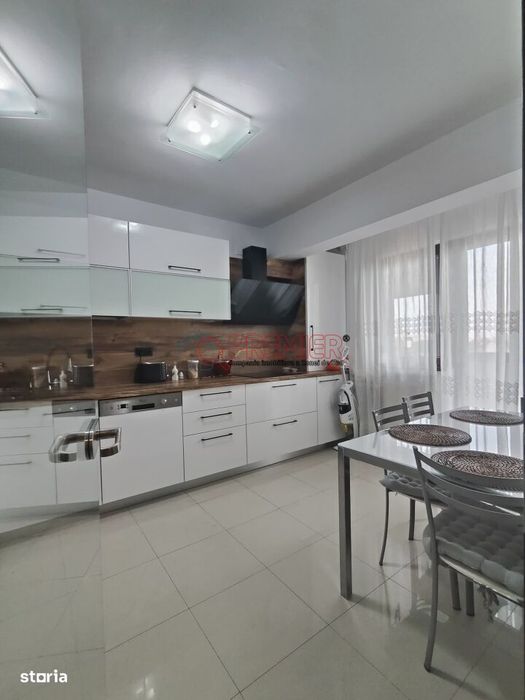 EROII REVOLUTIEI - Metrou - 3 camere