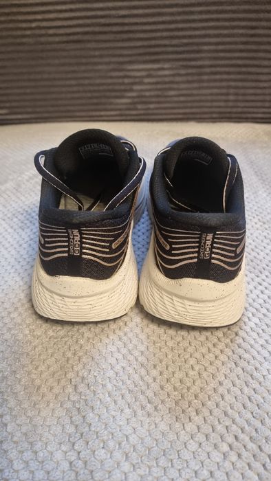 Маратонки Skechers размер 35 .