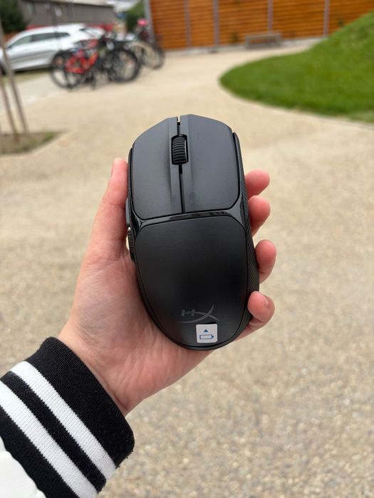 Vând mouse HyperX