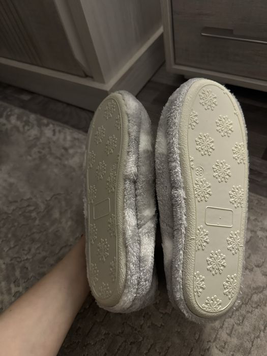 Домашние тапочки новые 37 размер