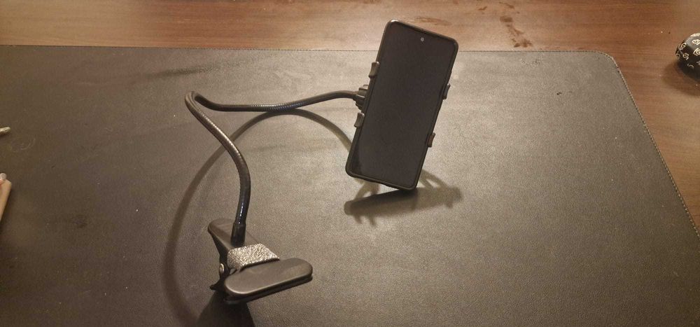 Suport telefon flexibil cu clama pentru masina sau birou