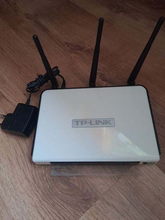 Router wireless TP LINK N300 ,TL-WR 940 N
