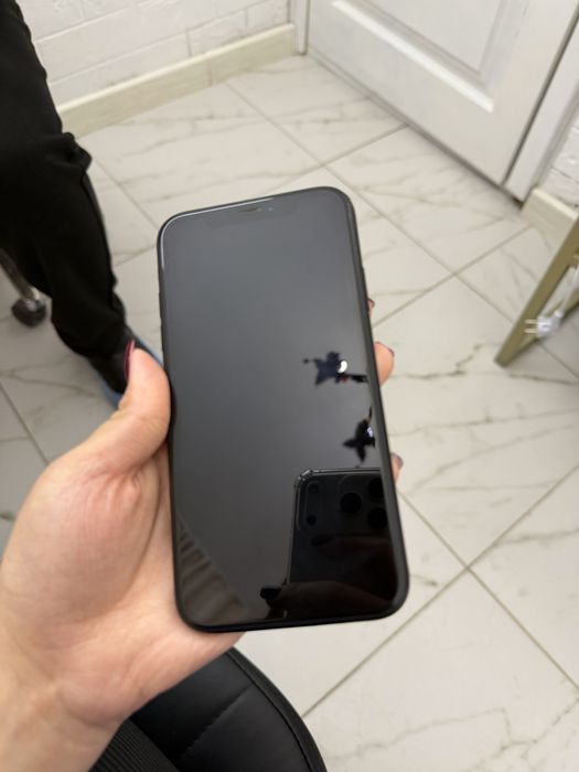 Продам Айфон XR срочно
