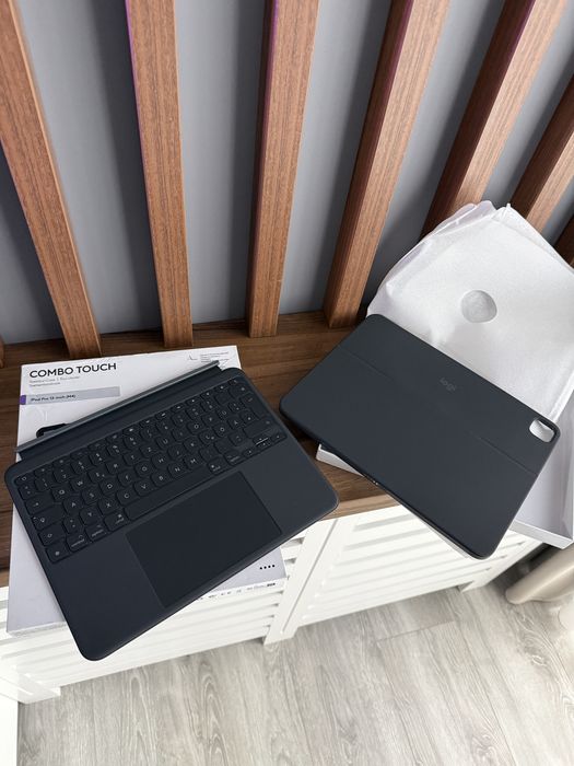 Logitech Combo Touch Ipad Pro 13 (M4) - Nou - Sigilat