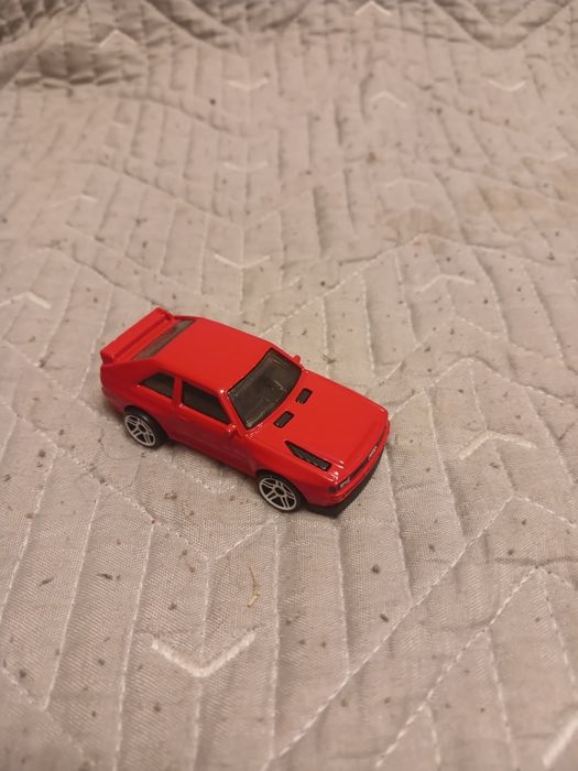 Хот вилс с кейсом , все оригинал