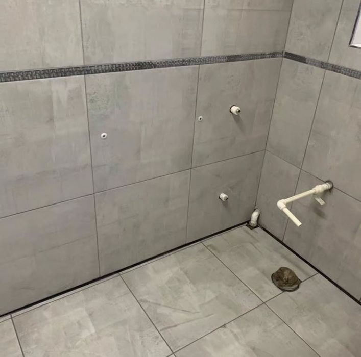 Кафельщик, керамагранит широкоформатный.