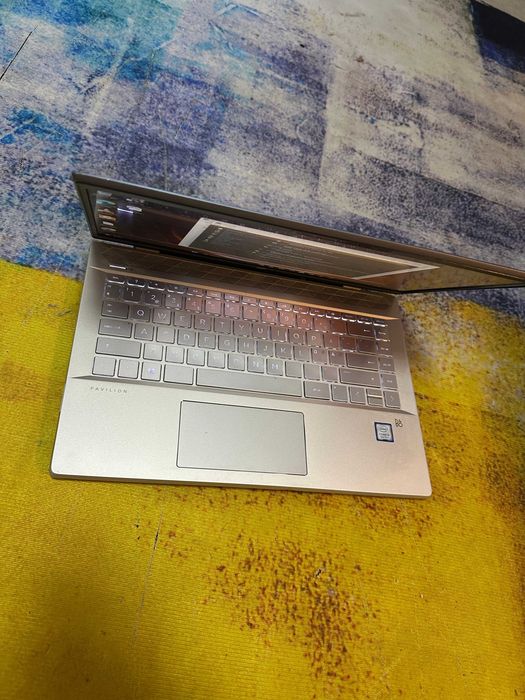 Laptop Hp pavilion 14, i5 gen 8, octacore , 8 gb ddr4, ssd 240 gb