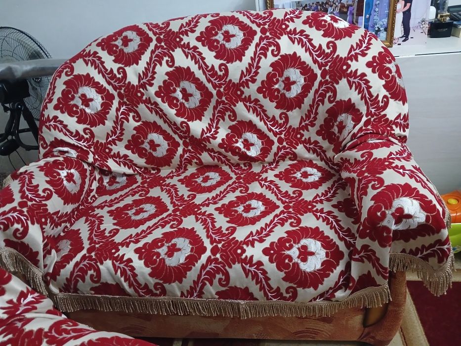 Диван тройка.Отдам даром