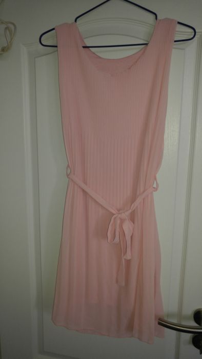 Рокля-лека и ефирна