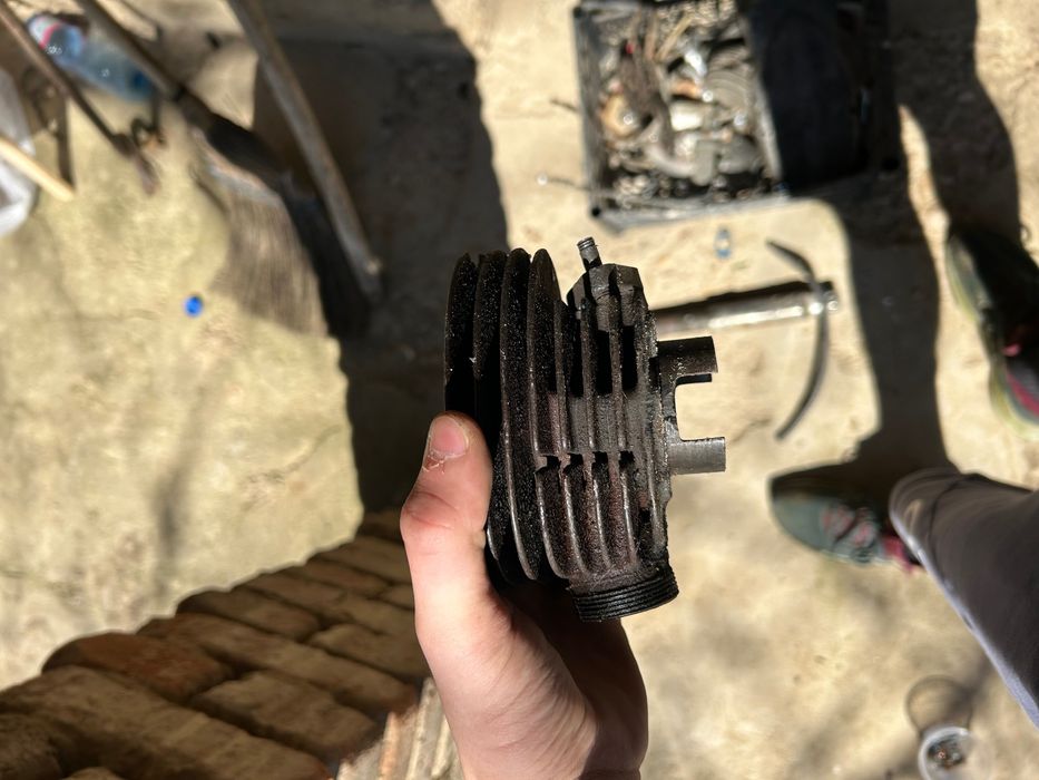 Продавам два мотора Балкан 50