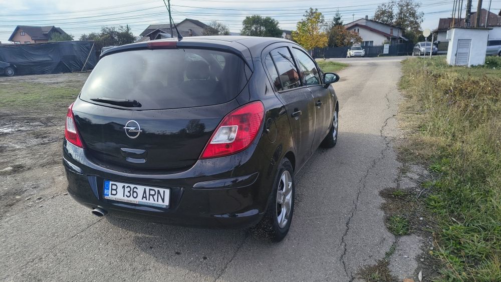 Opel CORSA 2011/ Facelift/ 1.2 benzina
