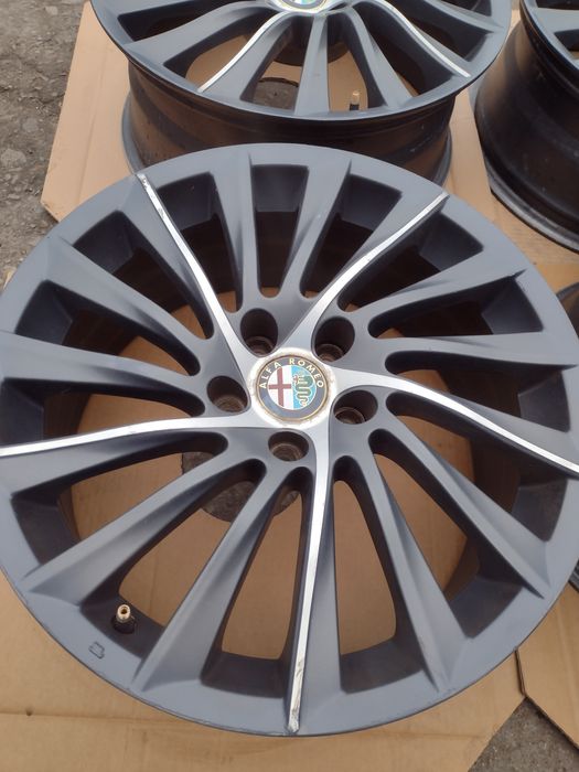 Оригинални 18-5х110 ЕТ41 7.5j Alfa Romeo Giulietta