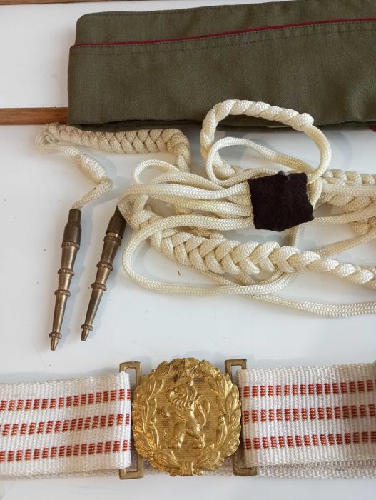 Параден офицерски колан , акселбант и кепе