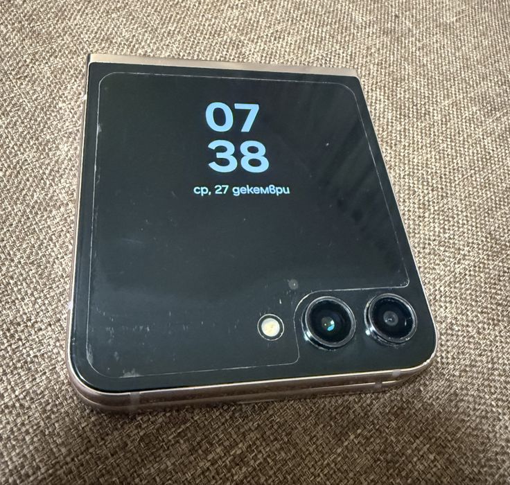 Samsung Galaxy Z Flip 5 + Samsung Watch 7